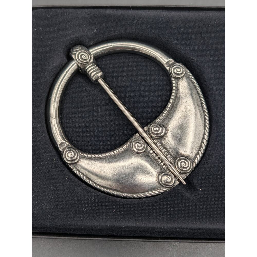 Vintage Tinn-Per Norway Pewter Viking Brooch Aett Series Hilde Fostveit Boxed - Picture 2 of 6